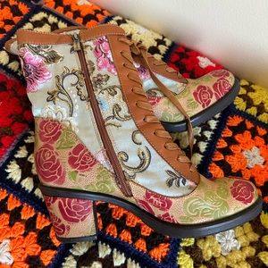 L’Artiste Leather Heeled Boot